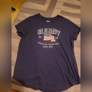 Old Navy t shirt